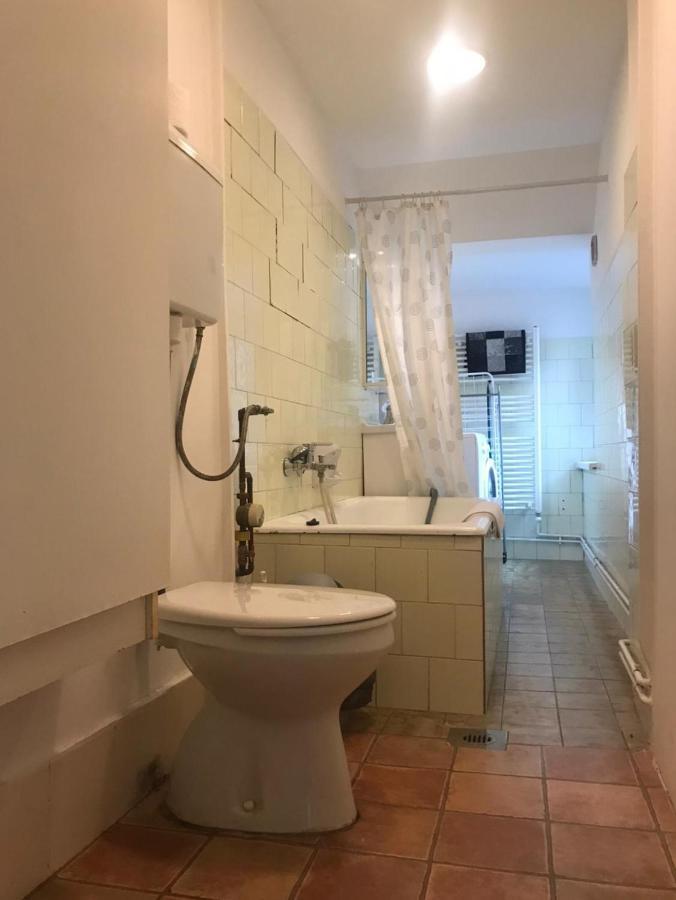 Ac With Free Parking At Acacia St, City Center Boedapest Buitenkant foto